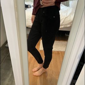 Brand new! Low rise skinny jean.